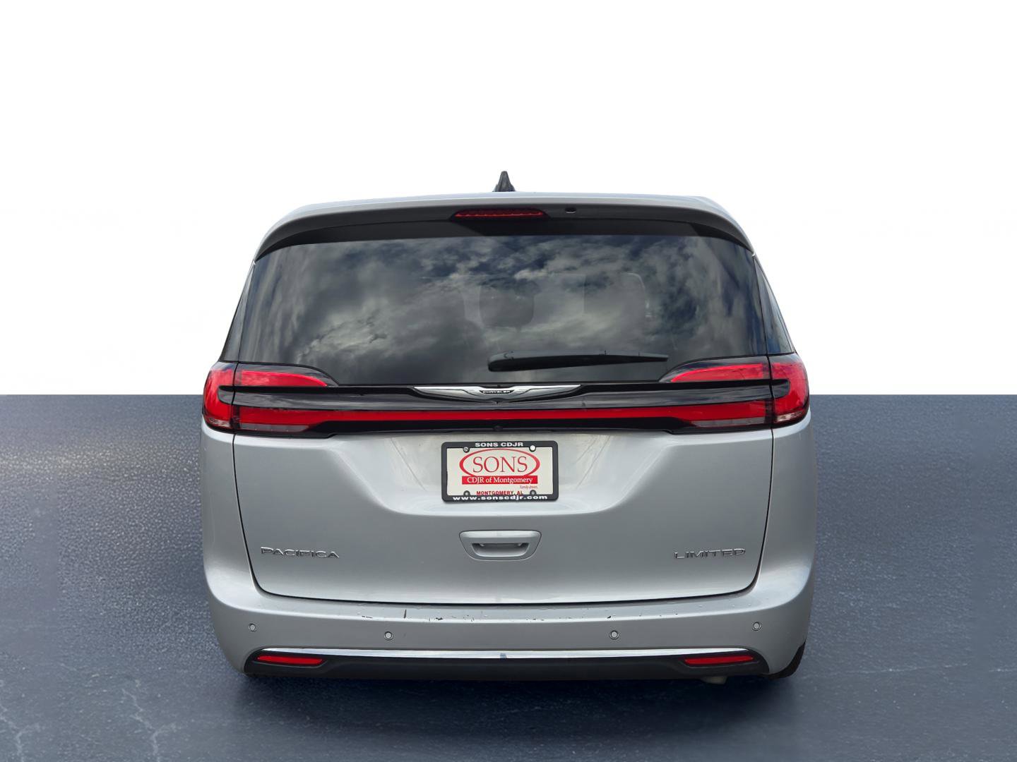 Used 2024 Chrysler Pacifica Limited image 8