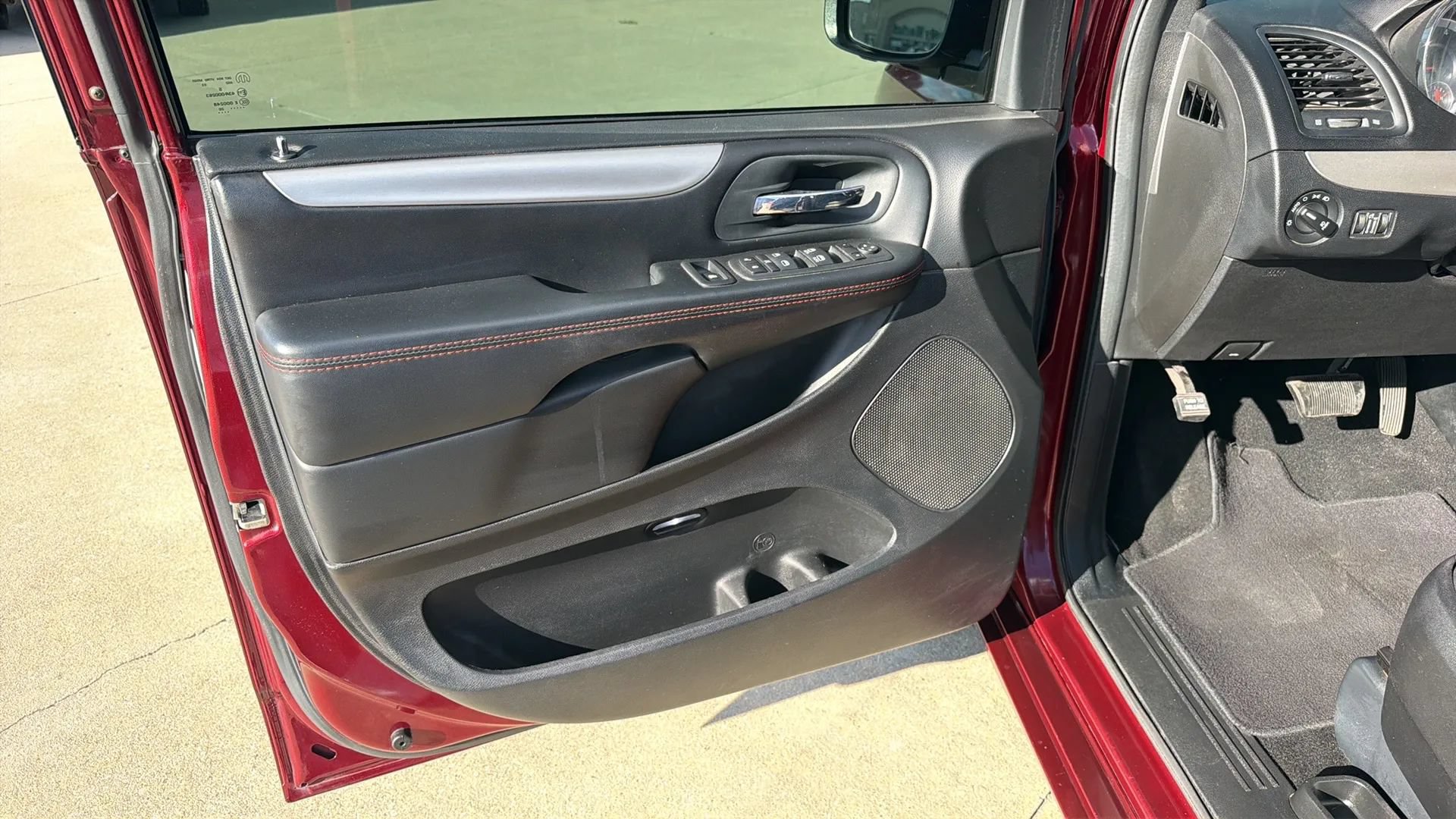 Used 2020 Dodge Grand Caravan GT FWD image 53