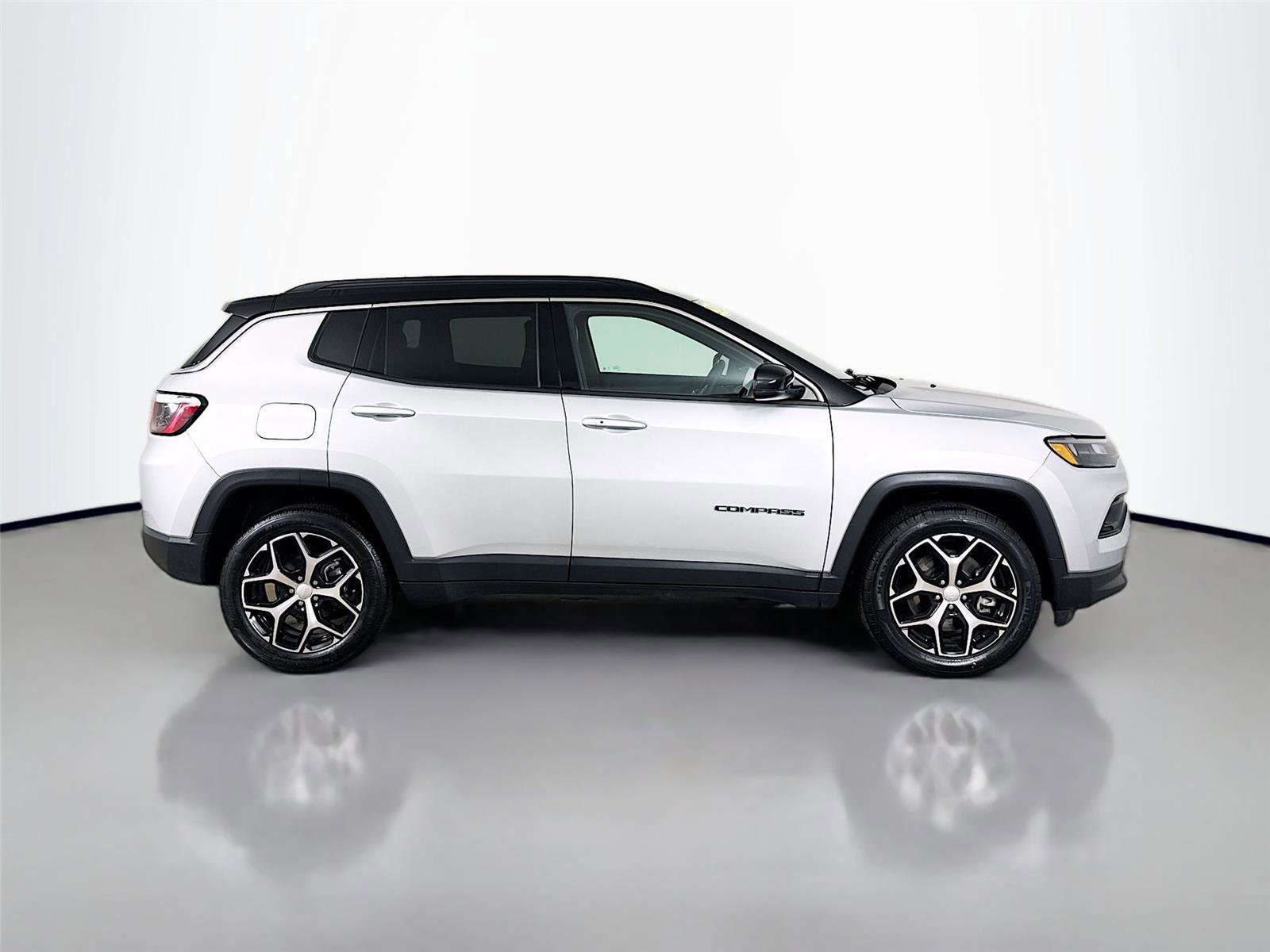 Used 2024 Jeep Compass Limited AWD/4WD image 16