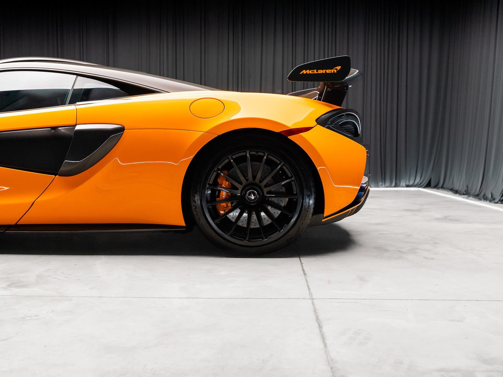 Used 2020 McLaren 620R RWD image 42