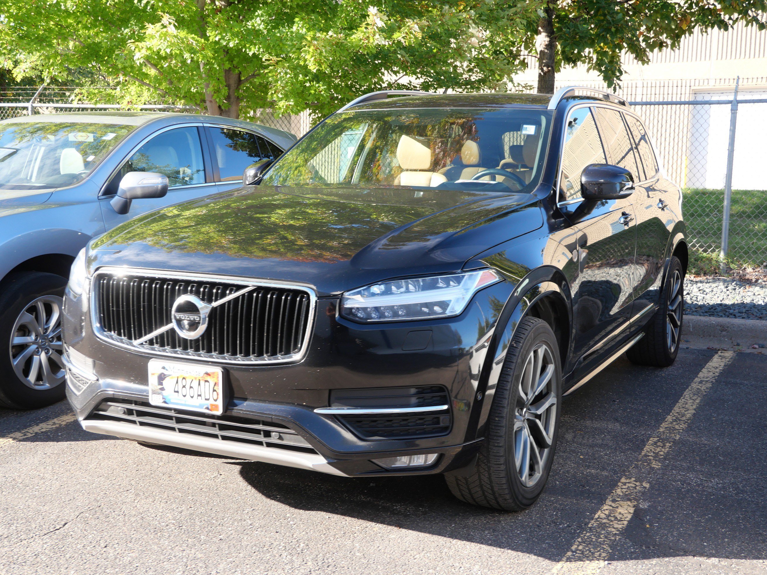 Used 2019 Volvo XC90 T6 Momentum w/ Advanced Package AWD/4WD image 3