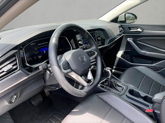 Used 2024 Volkswagen Jetta SE w/ Panoramic Sunroof Package FWD image 13