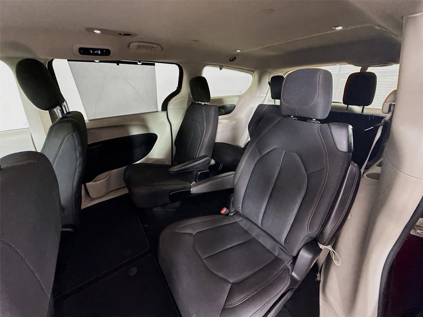 Used 2018 Chrysler Pacifica Touring Plus image 21