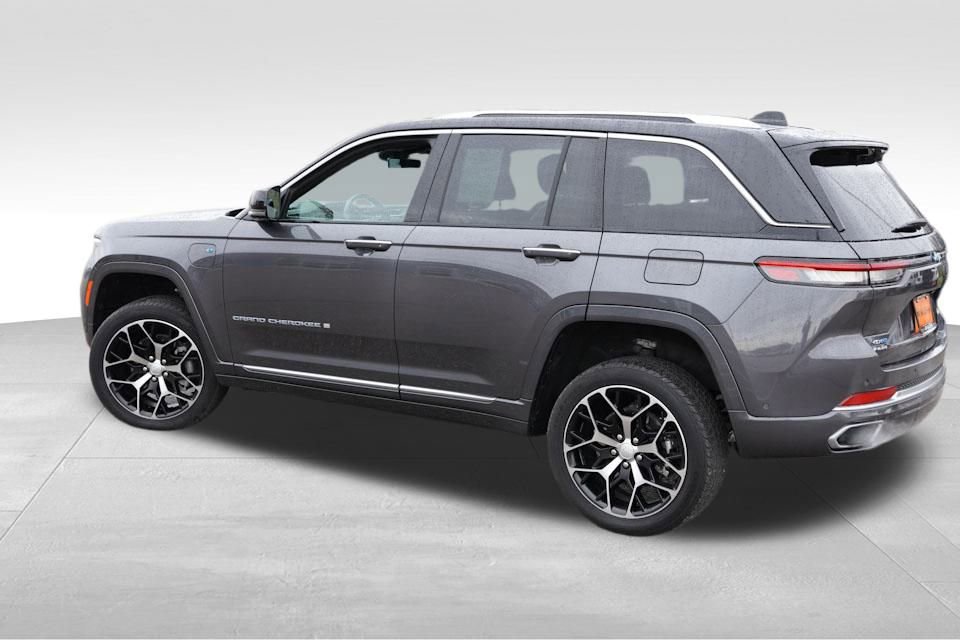 Used 2022 Jeep Grand Cherokee Summit image 8