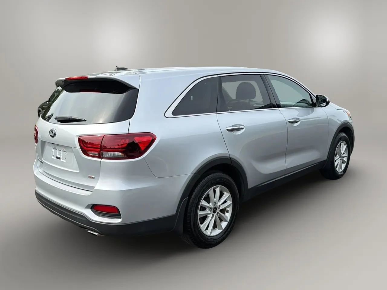 Used 2019 Kia Sorento L image 5