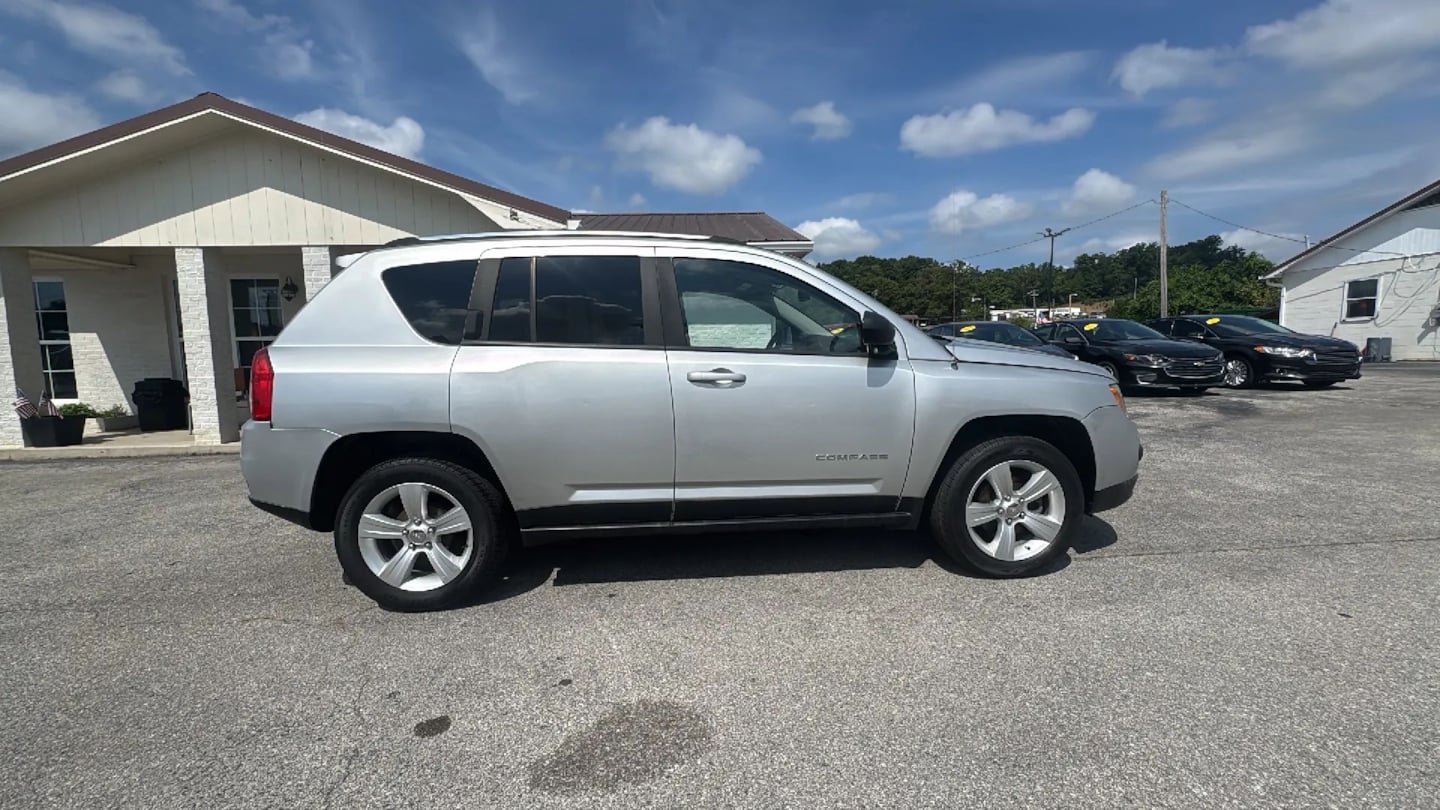 Used 2013 Jeep Compass Sport FWD image 6