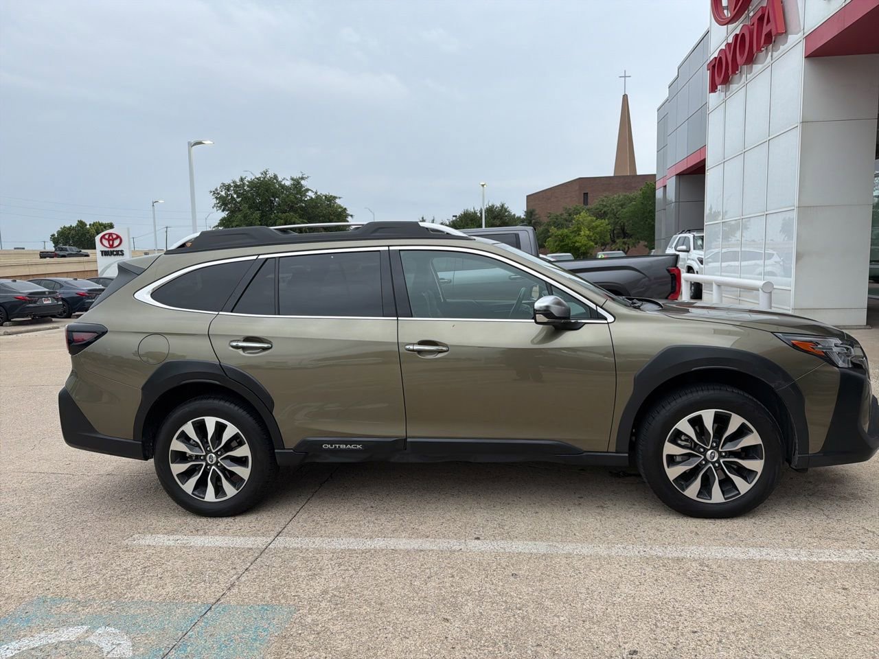 Used 2024 Subaru Outback Touring XT AWD/4WD image 3