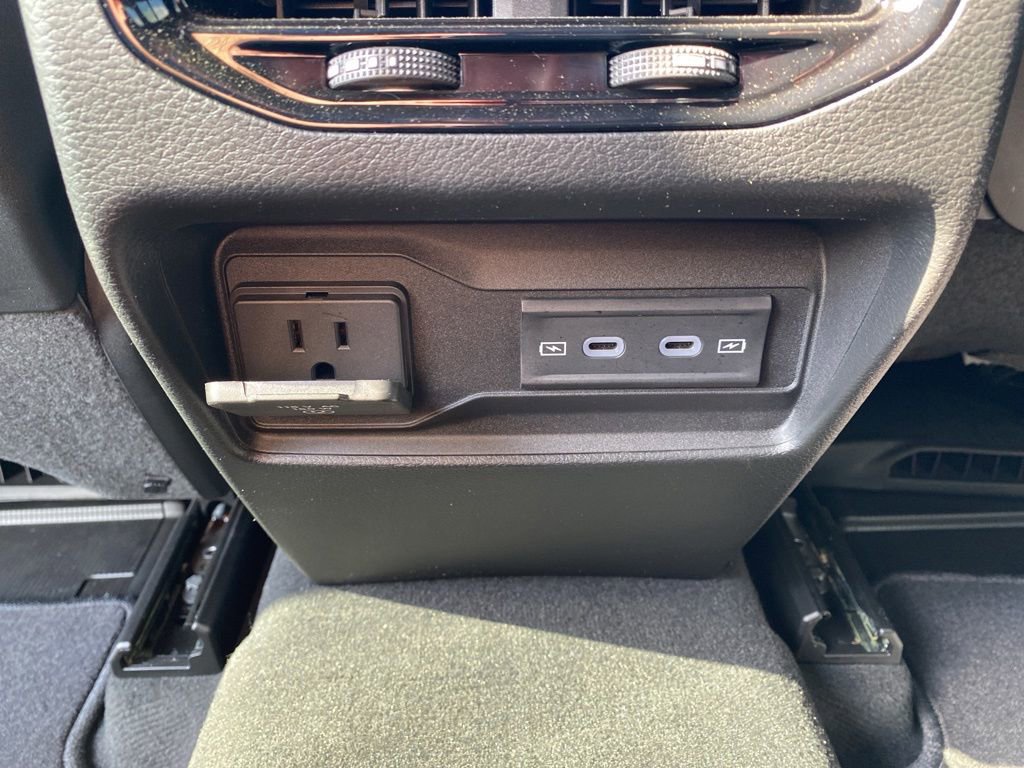 New 2026 Jeep Grand Cherokee Altitude RWD image 39
