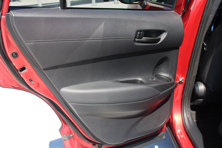 Used 2025 Toyota Corolla Cross AWD Hybrid w/ Moonroof Package image 12