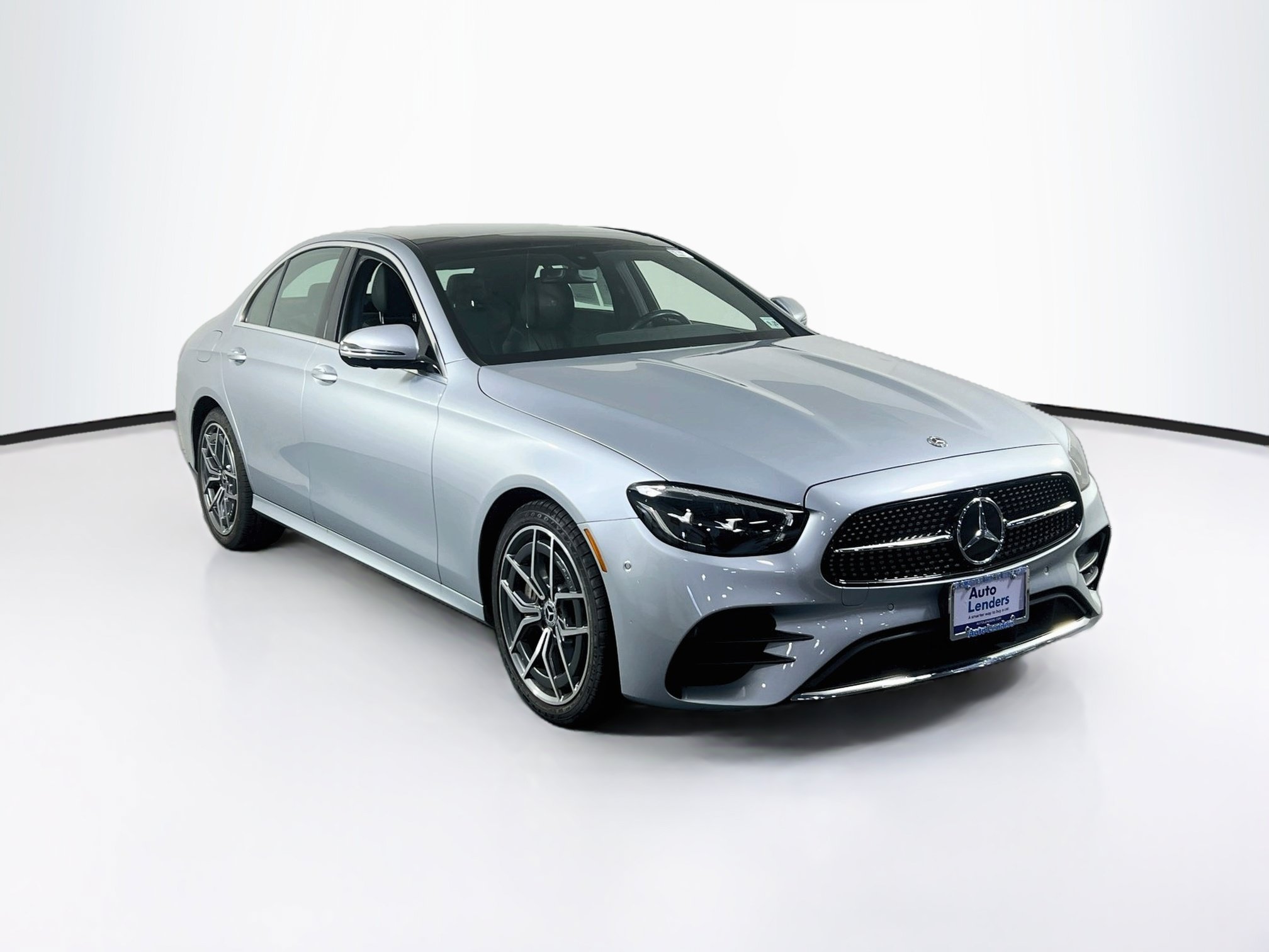 Used 2021 Mercedes-Benz E 350 4MATIC Sedan image 3