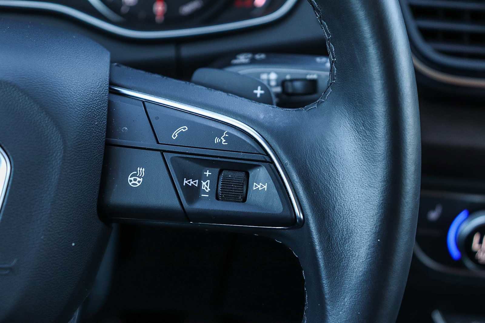 Used 2023 Audi Q5 2.0T Premium w/ Convenience Package image 21