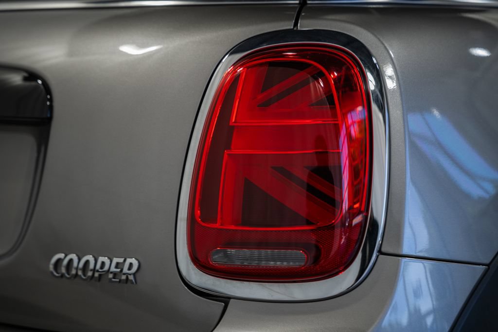 Used 2020 MINI Cooper 2-Door Hardtop FWD image 6