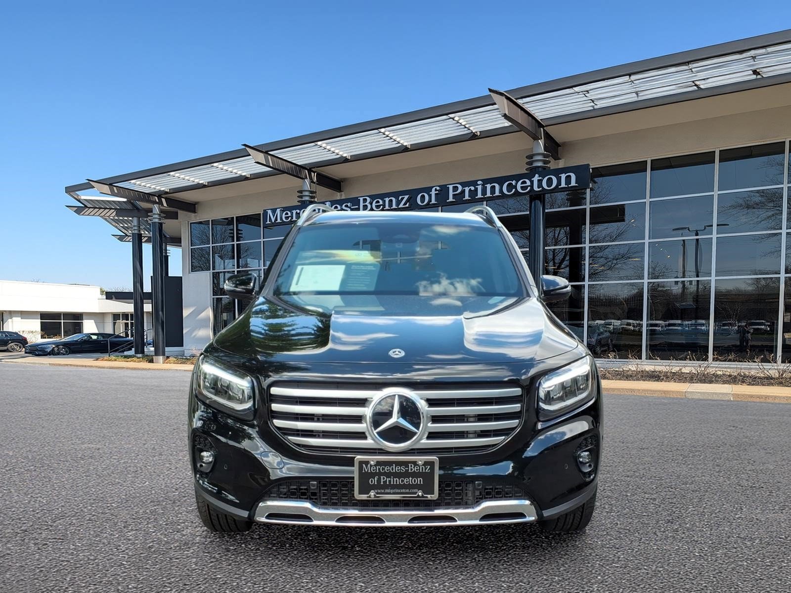 Certified 2025 Mercedes-Benz GLB 250 4MATIC image 8