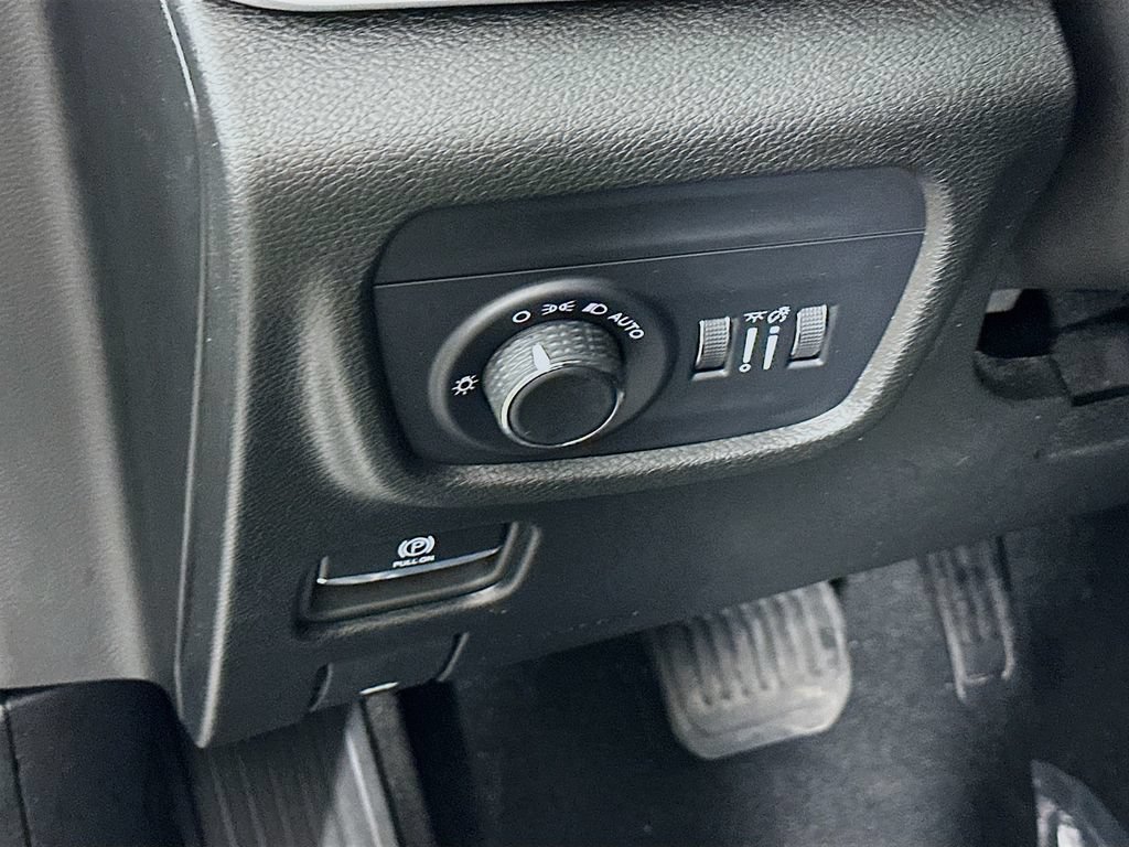 Certified 2024 Jeep Grand Cherokee L Laredo AWD/4WD image 17