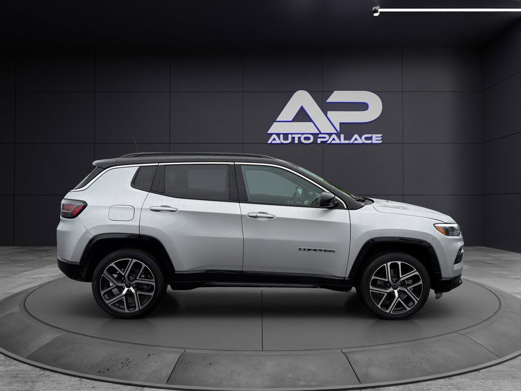 Used 2025 Jeep Compass Limited w/ Elite Group AWD/4WD image 8