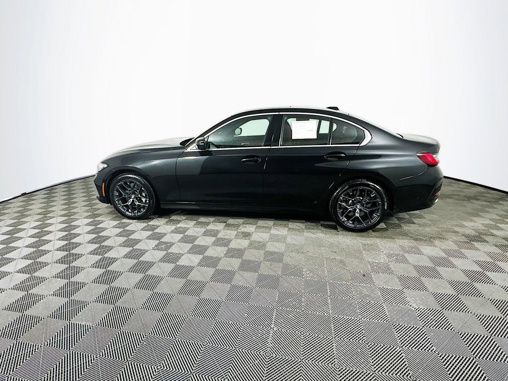 Used 2025 BMW 330i xDrive Sedan w/ Premium Package image 5