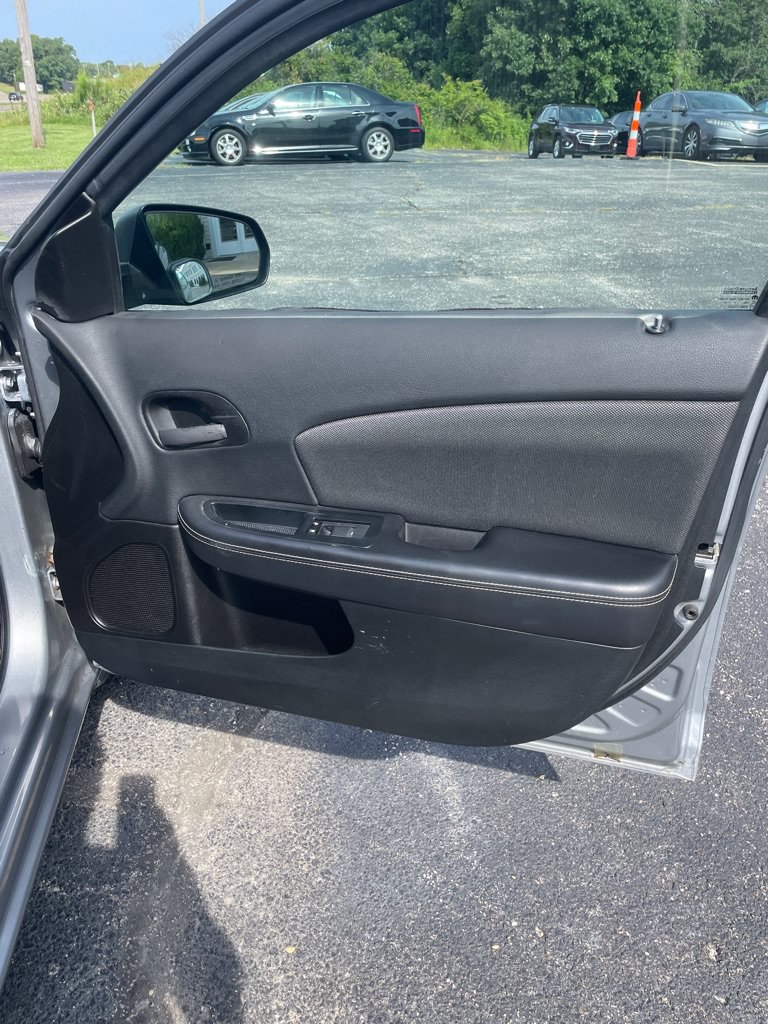 Used 2013 Dodge Avenger SE FWD image 21