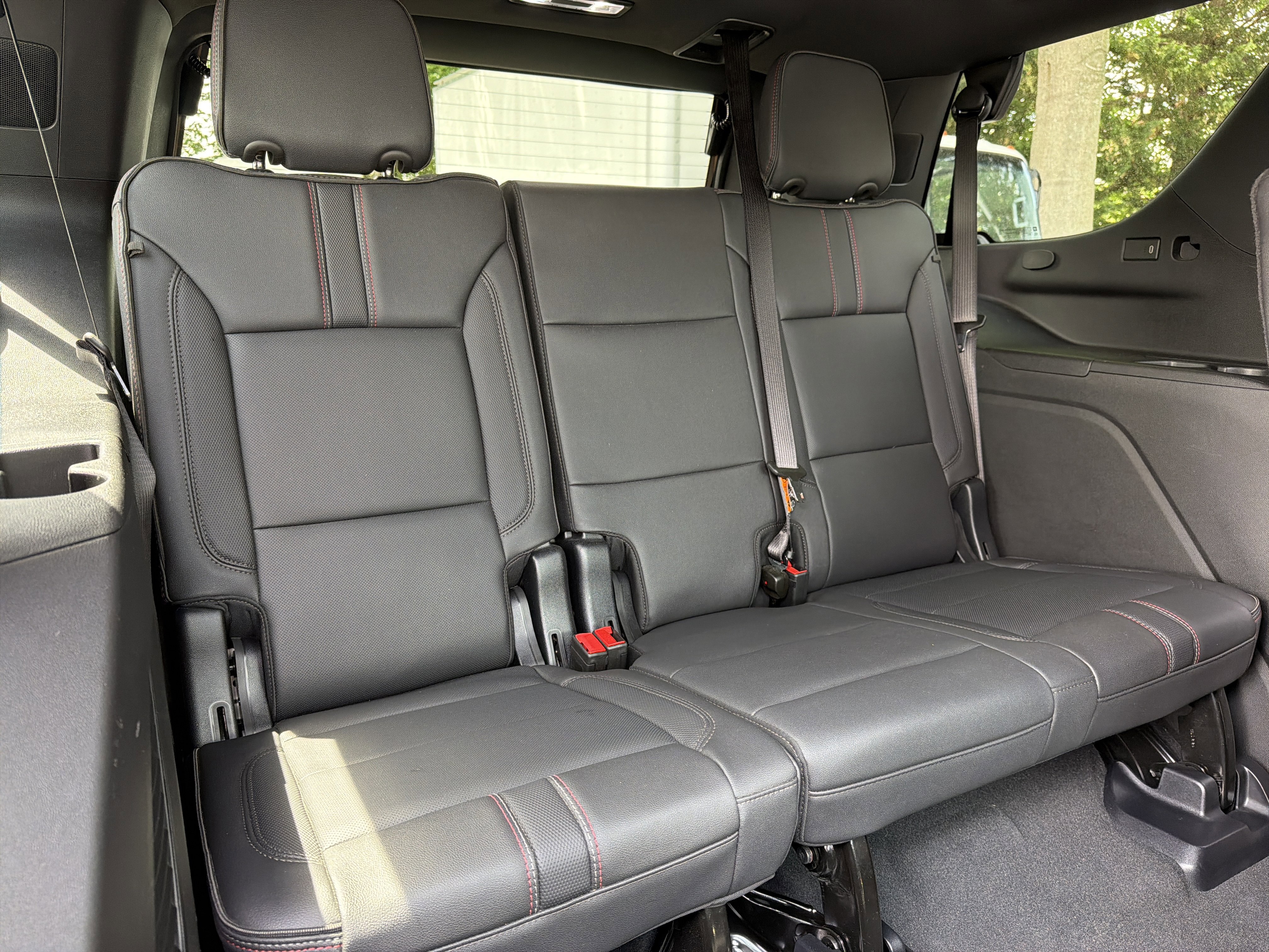 Used 2025 Chevrolet Tahoe RST w/ Comfort Package AWD/4WD image 32