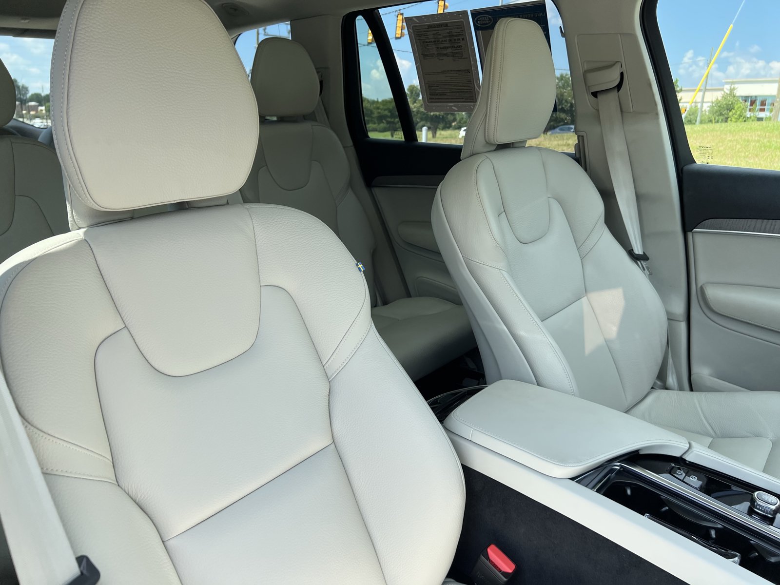 Used 2025 Volvo XC90 B6 Plus AWD/4WD image 34