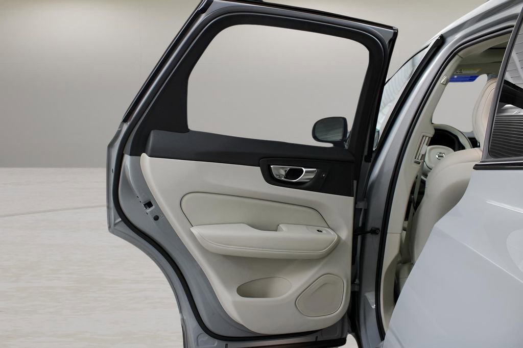 New 2025 Volvo XC60 T8 Ultra w/ Protection Package Premier image 30