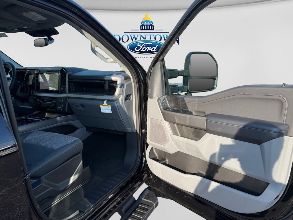New 2027 Ford F250 XLT w/ XLT Premium Package AWD/4WD image 9
