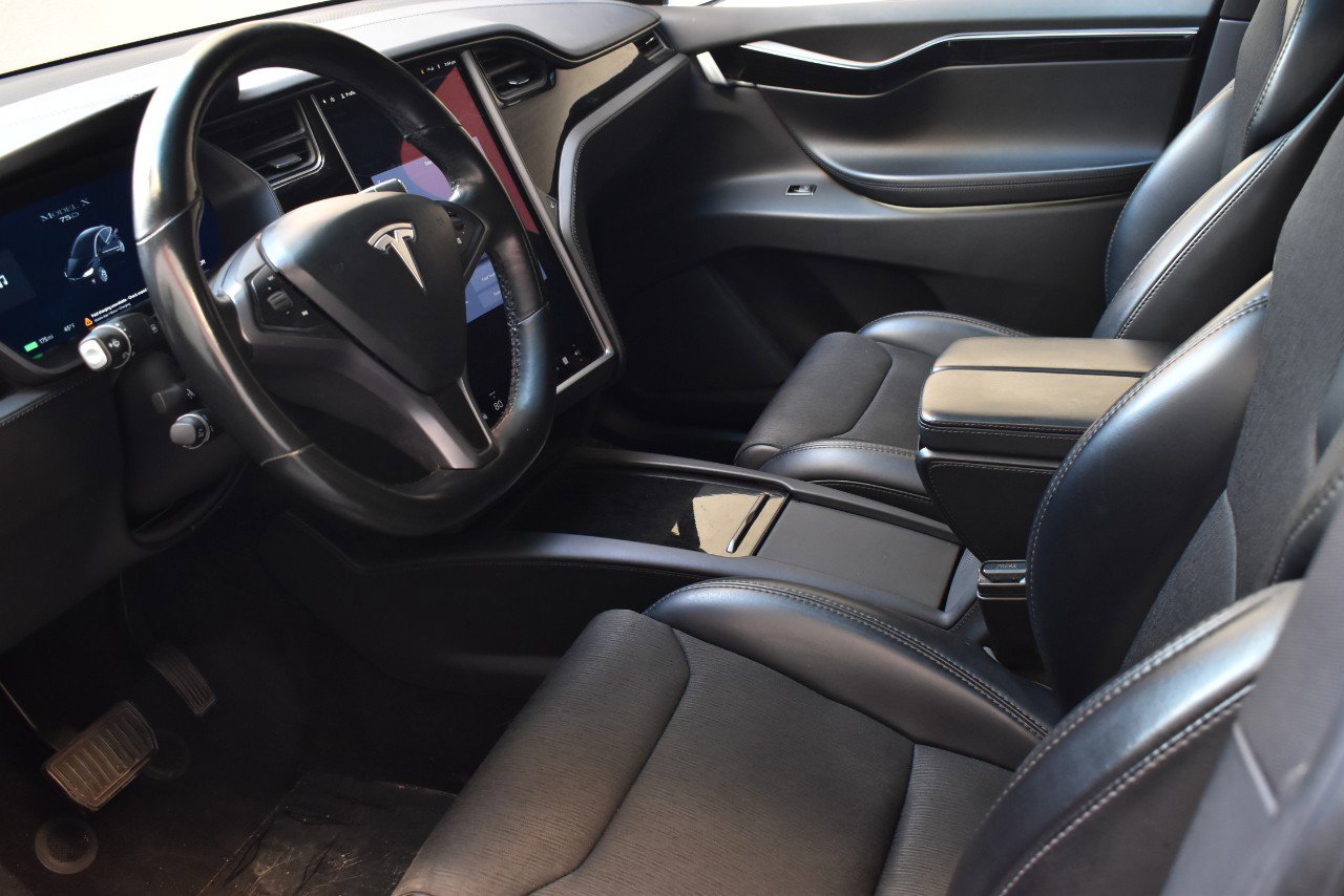 Used 2018 Tesla Model X 75D image 18
