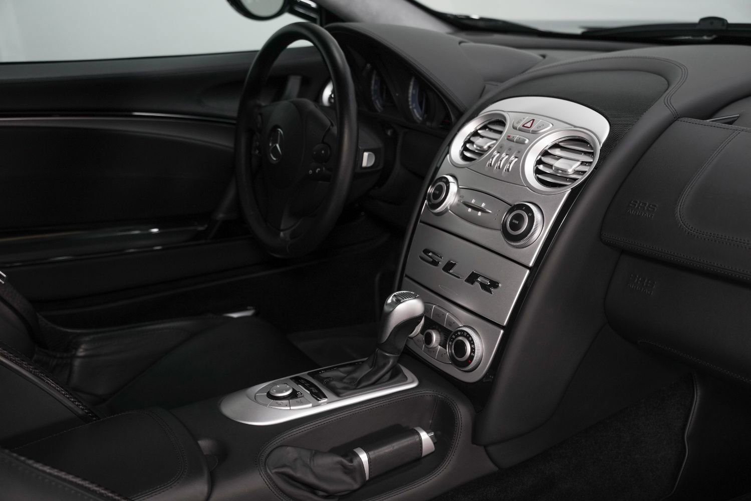 Used 2006 Mercedes-Benz SLR image 28