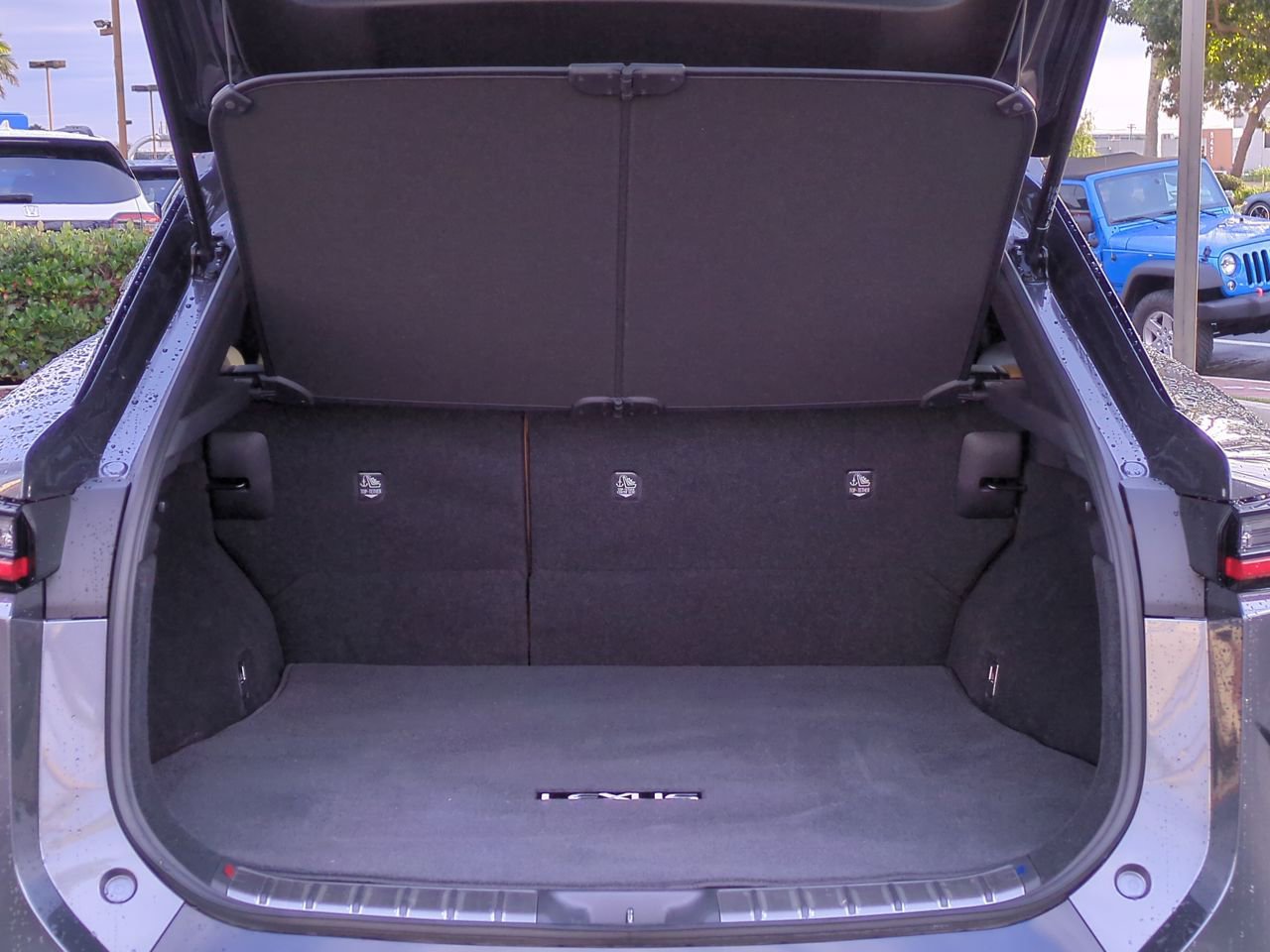 Used 2024 Lexus RZ 300e Premium image 31