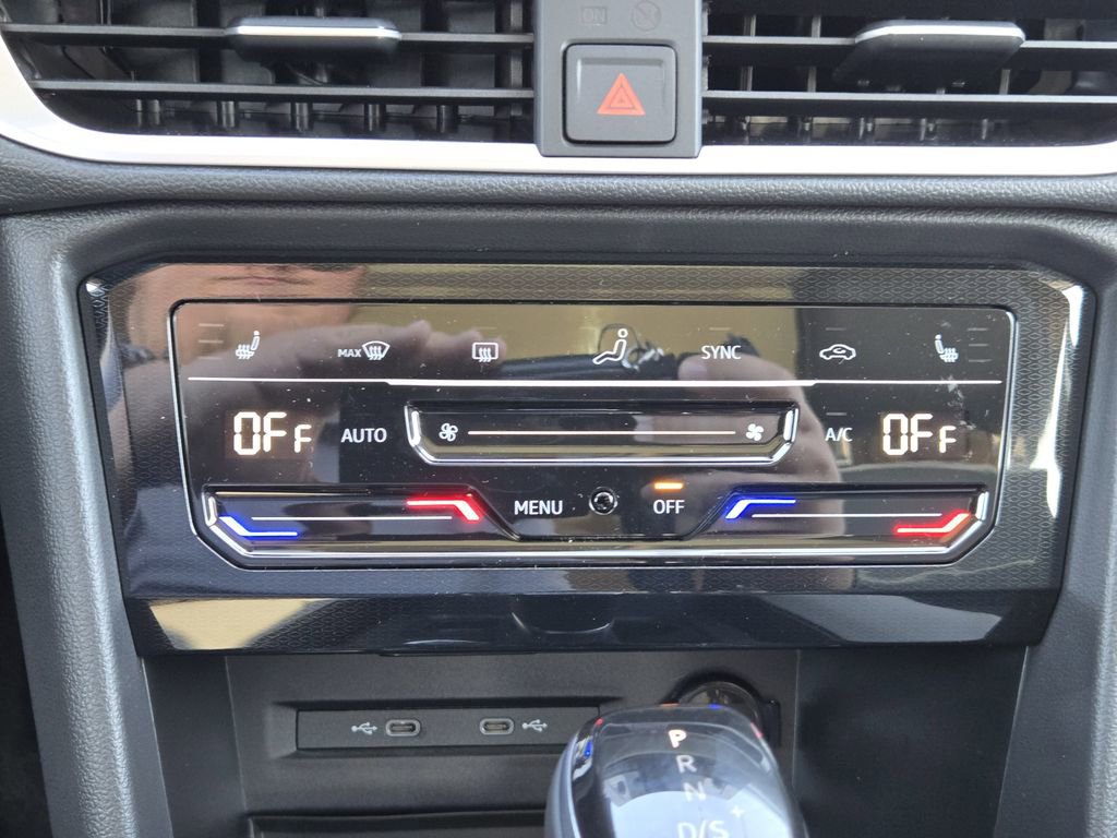 New 2026 Volkswagen Taos SE image 16