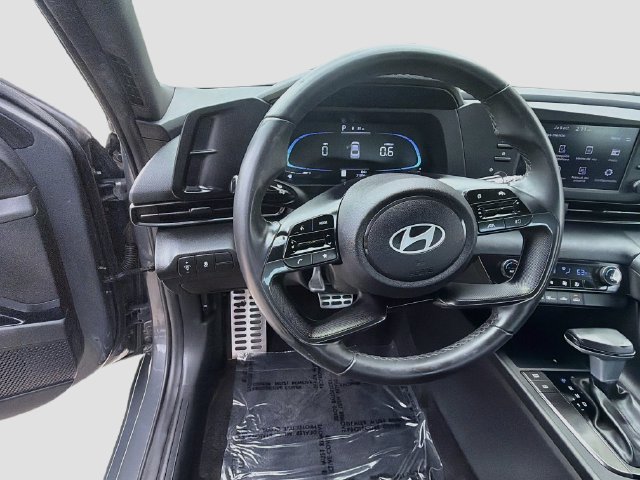Used 2025 Hyundai Elantra Sport FWD image 12