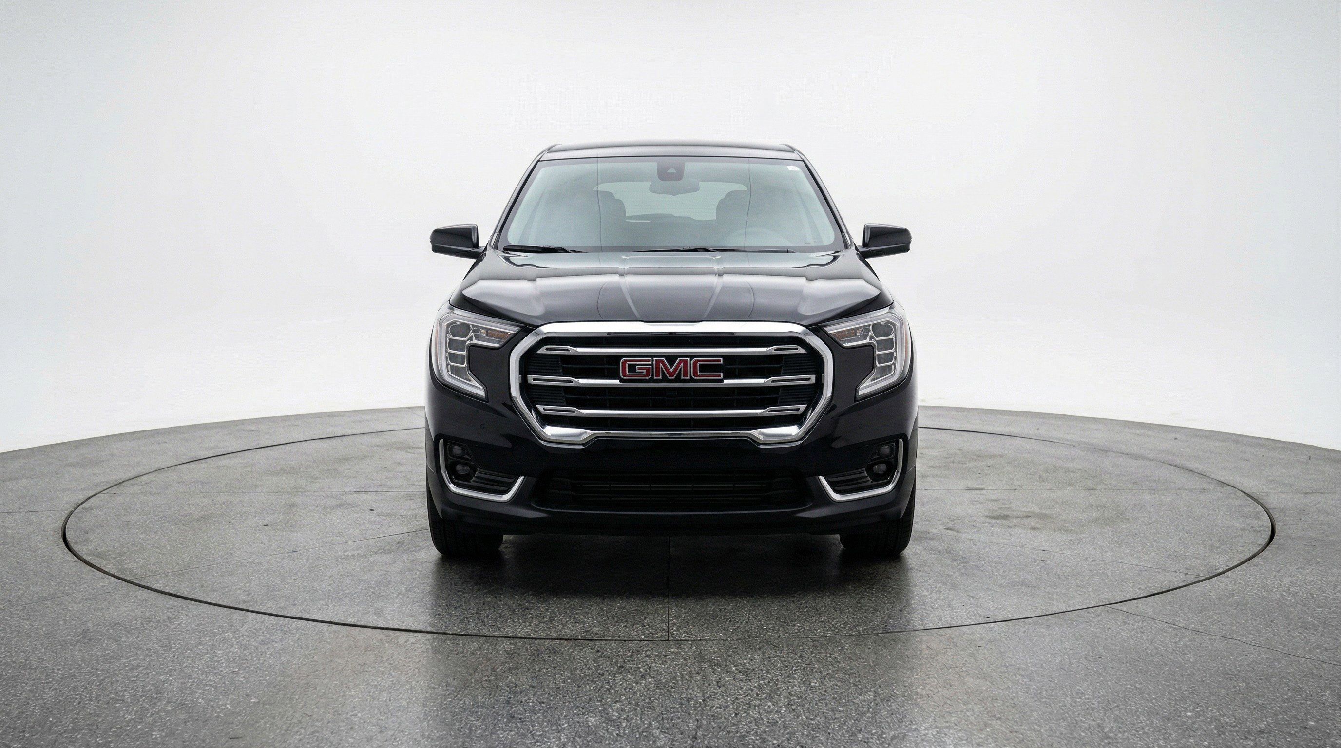 Used 2024 GMC Terrain SLE image 2
