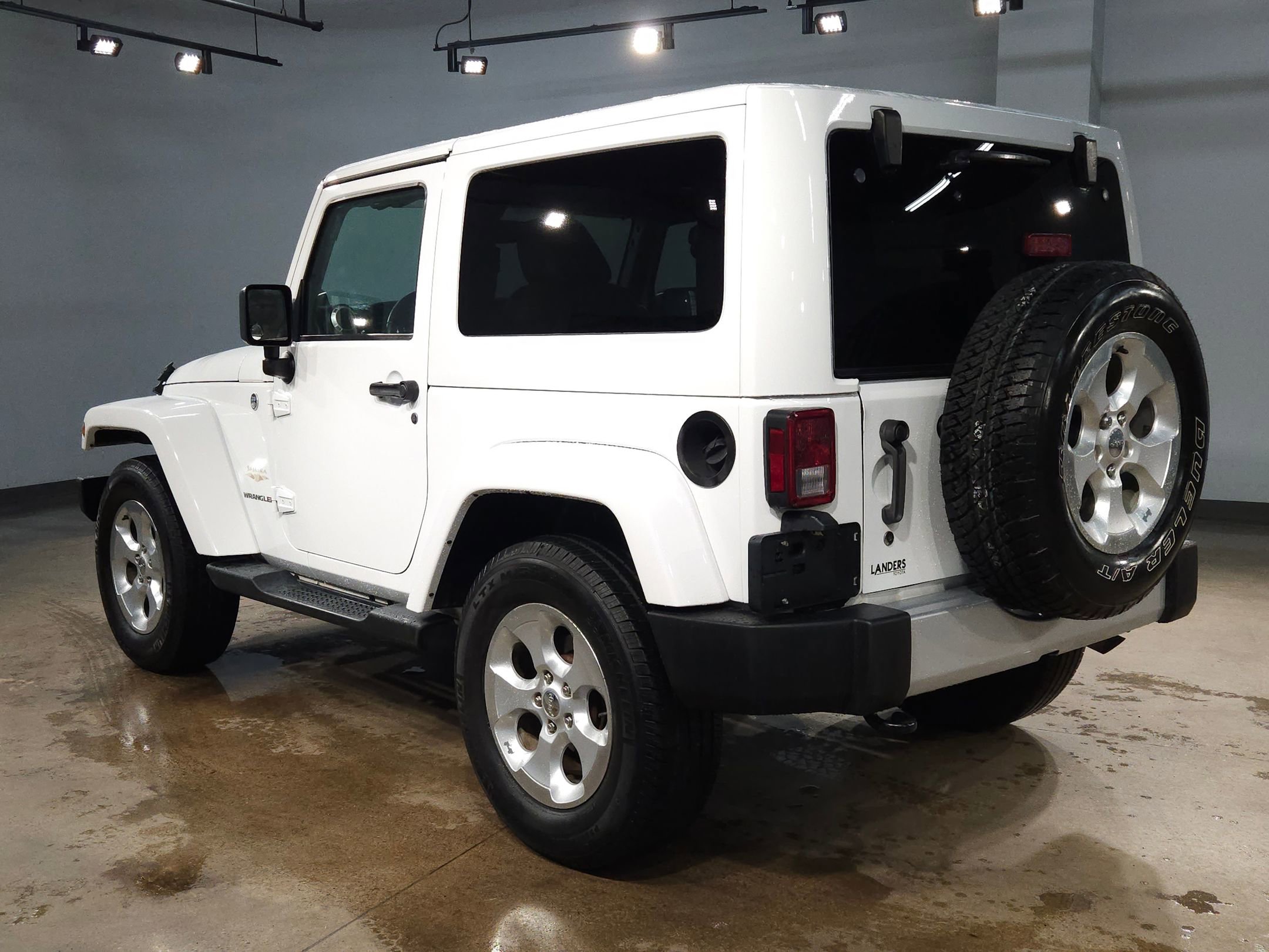 Used 2014 Jeep Wrangler Sahara w/ Connectivity Group AWD/4WD image 5