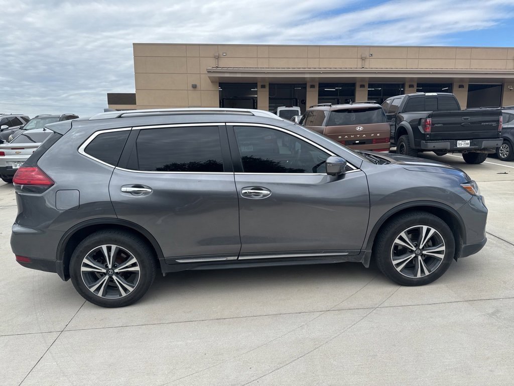 Used 2017 Nissan Rogue SL w/ SL Premium Package