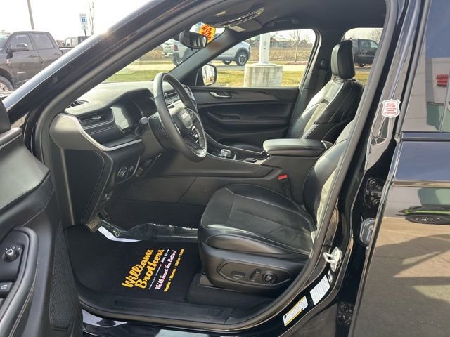 Used 2024 Jeep Grand Cherokee L Laredo image 9