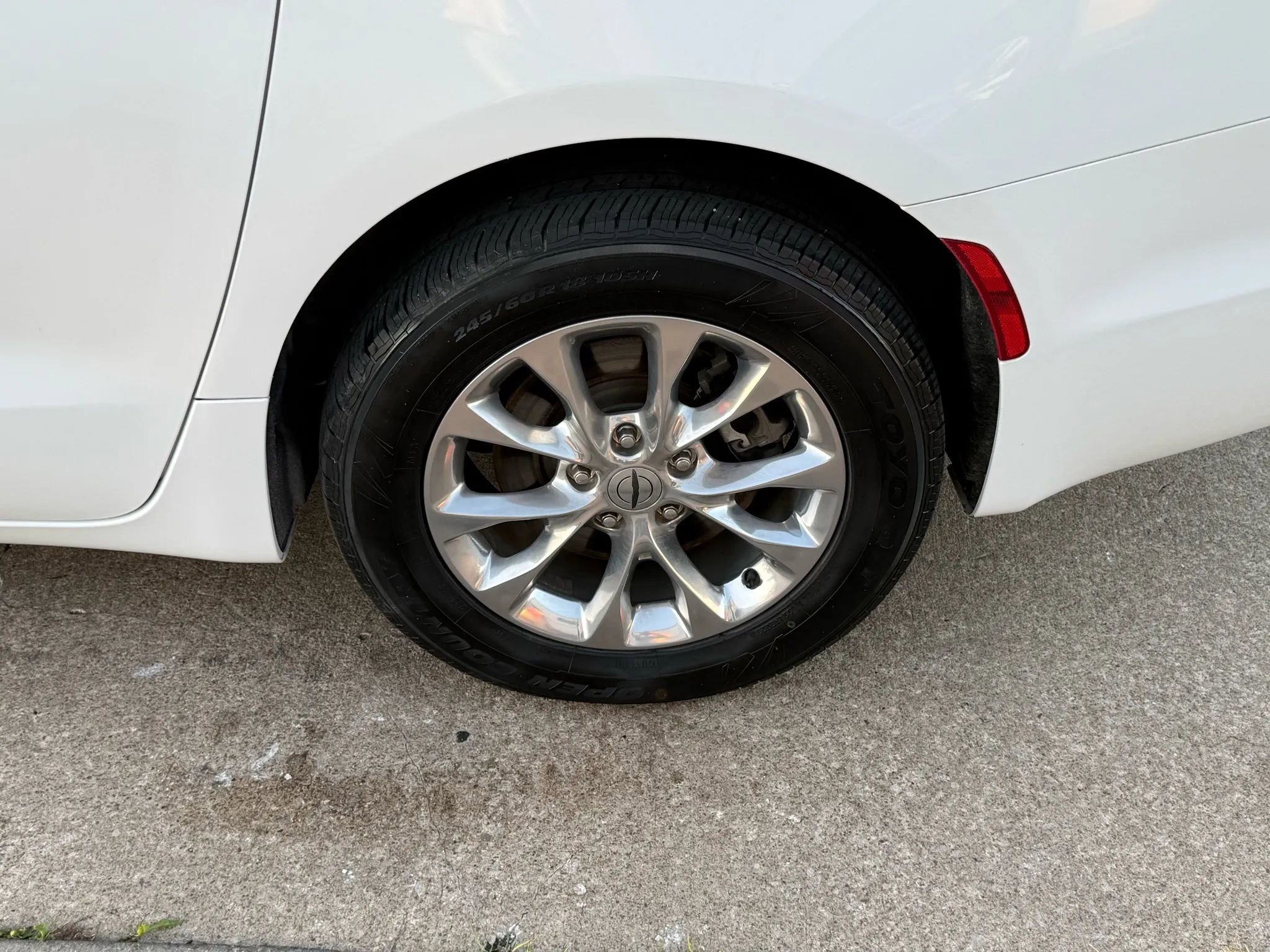 Used 2022 Chrysler Pacifica Touring-L image 57