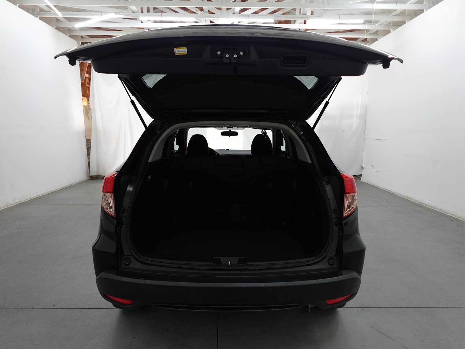 Used 2017 Honda HR-V EX image 29
