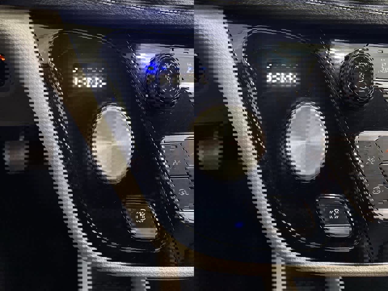 Used 2023 Chrysler Pacifica Touring-L image 27