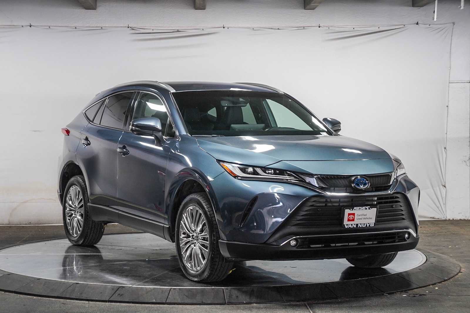 Certified 2023 Toyota Venza XLE AWD/4WD image 5