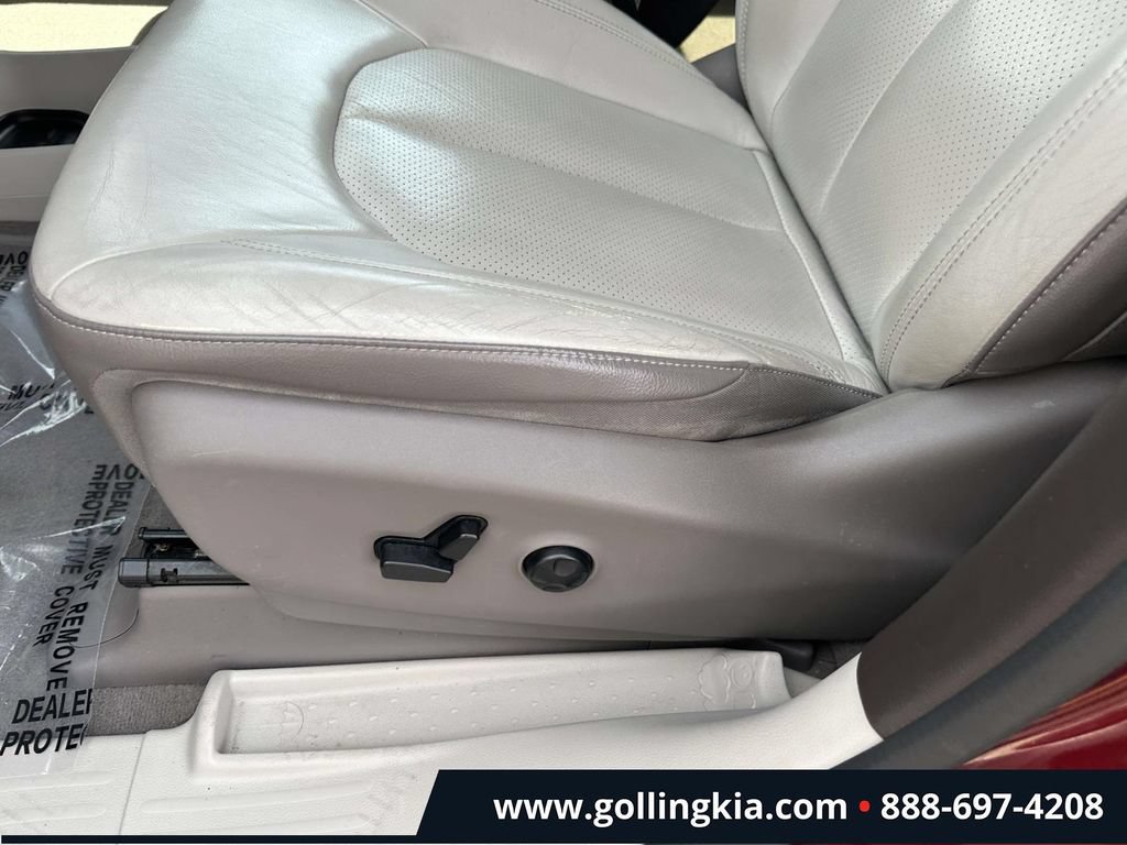 Used 2017 Chrysler Pacifica Touring-L Plus FWD image 17