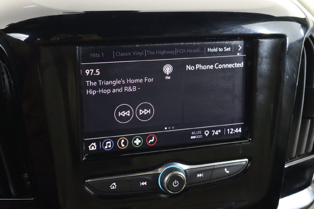 Used 2023 Chevrolet Traverse LS FWD image 33