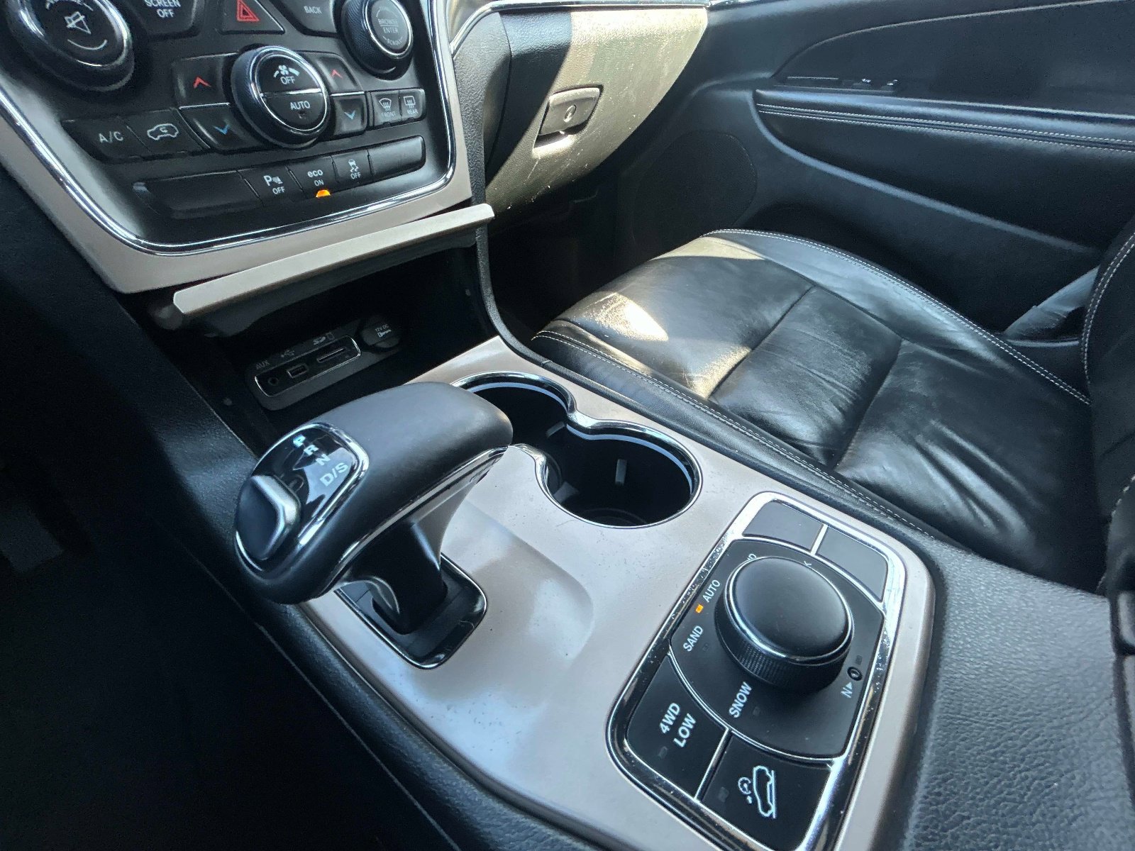 Used 2014 Jeep Grand Cherokee Limited image 36