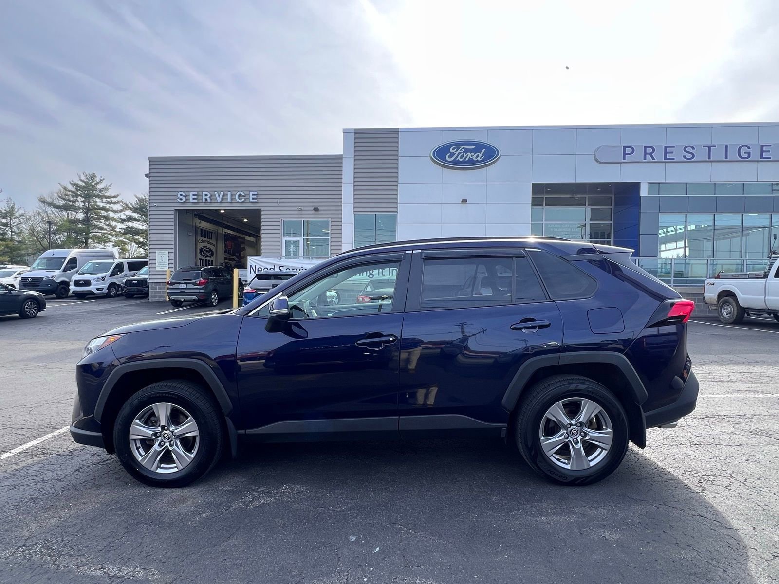 Used 2022 Toyota RAV4 XLE image 5