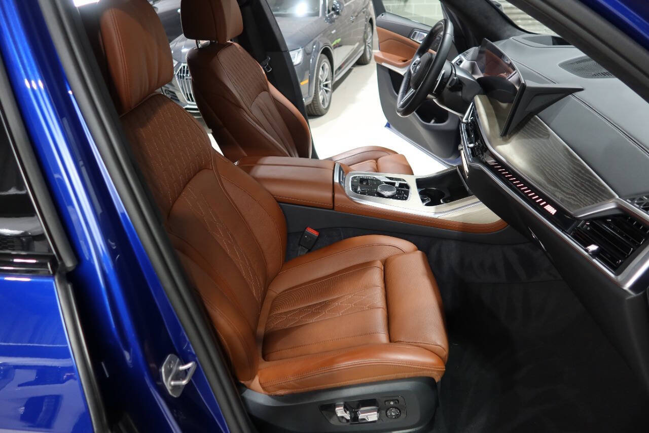 Used 2025 BMW X7 M60i AWD/4WD image 13