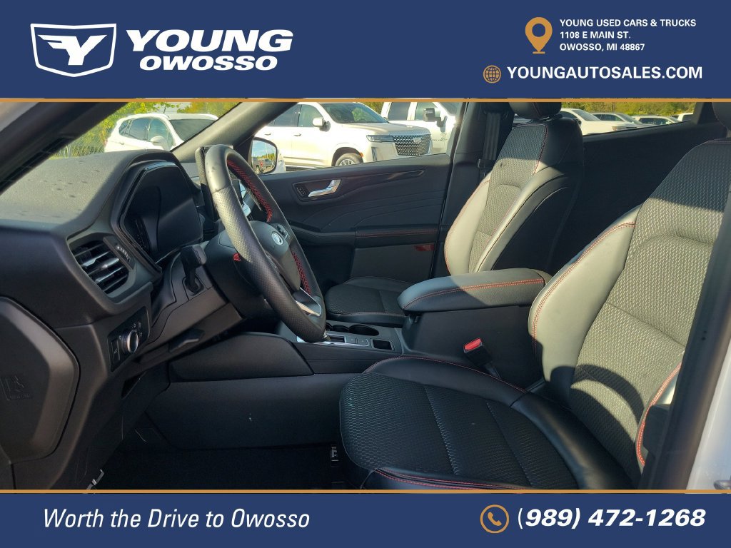 Used 2024 Ford Escape ST-Line w/ Tech Pack #1 AWD/4WD image 7
