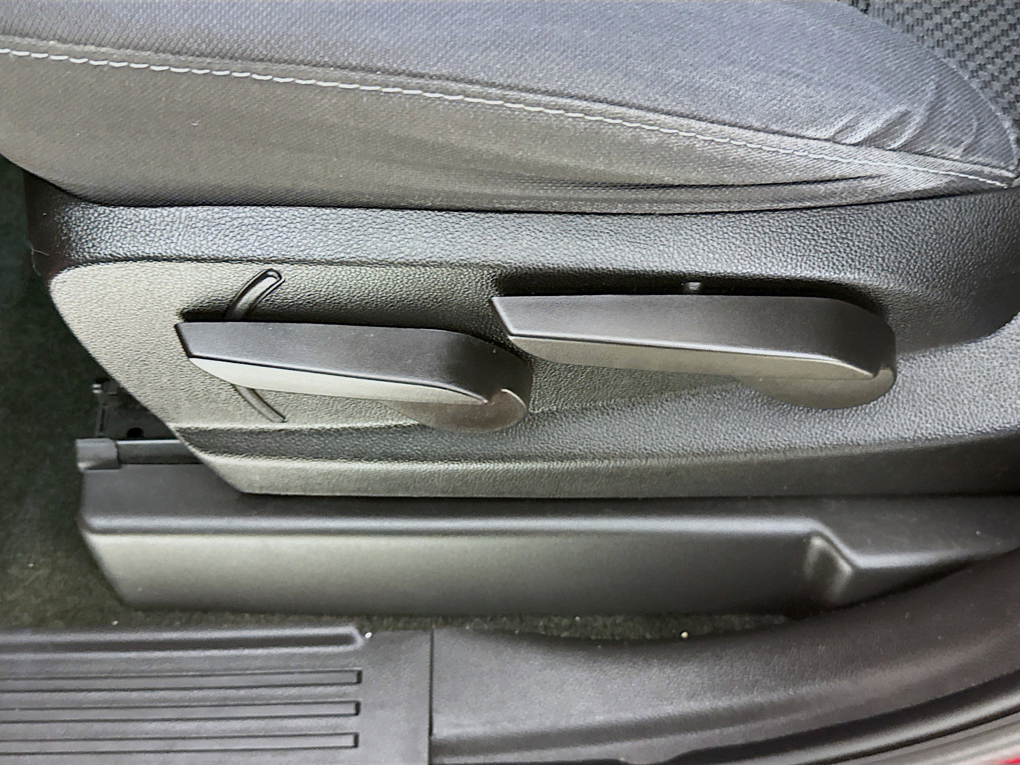 Used 2018 GMC Sierra 1500 SLE image 24