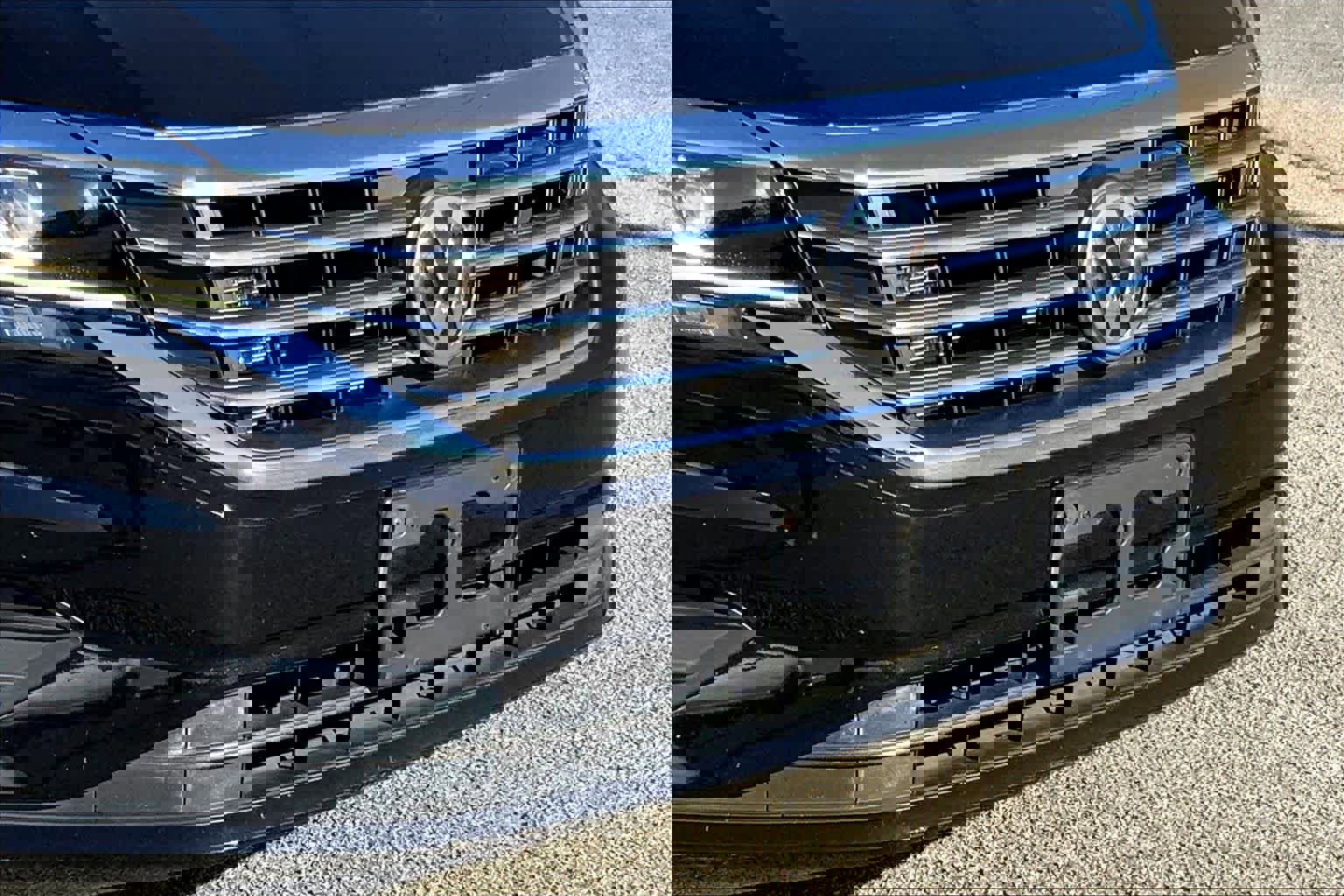 Used 2022 Volkswagen Passat 2.0T SE FWD image 26