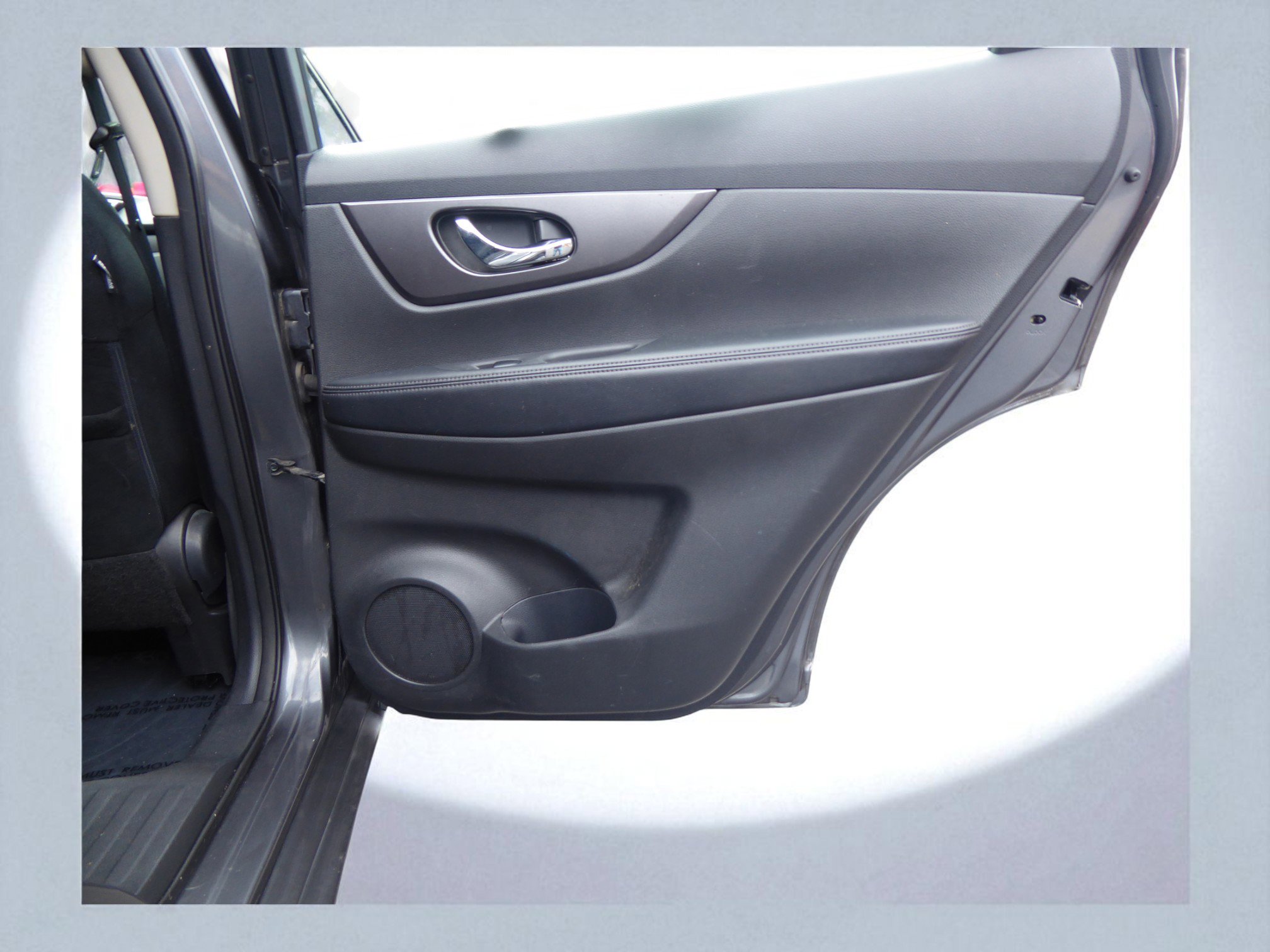 Used 2016 Nissan Rogue S image 23