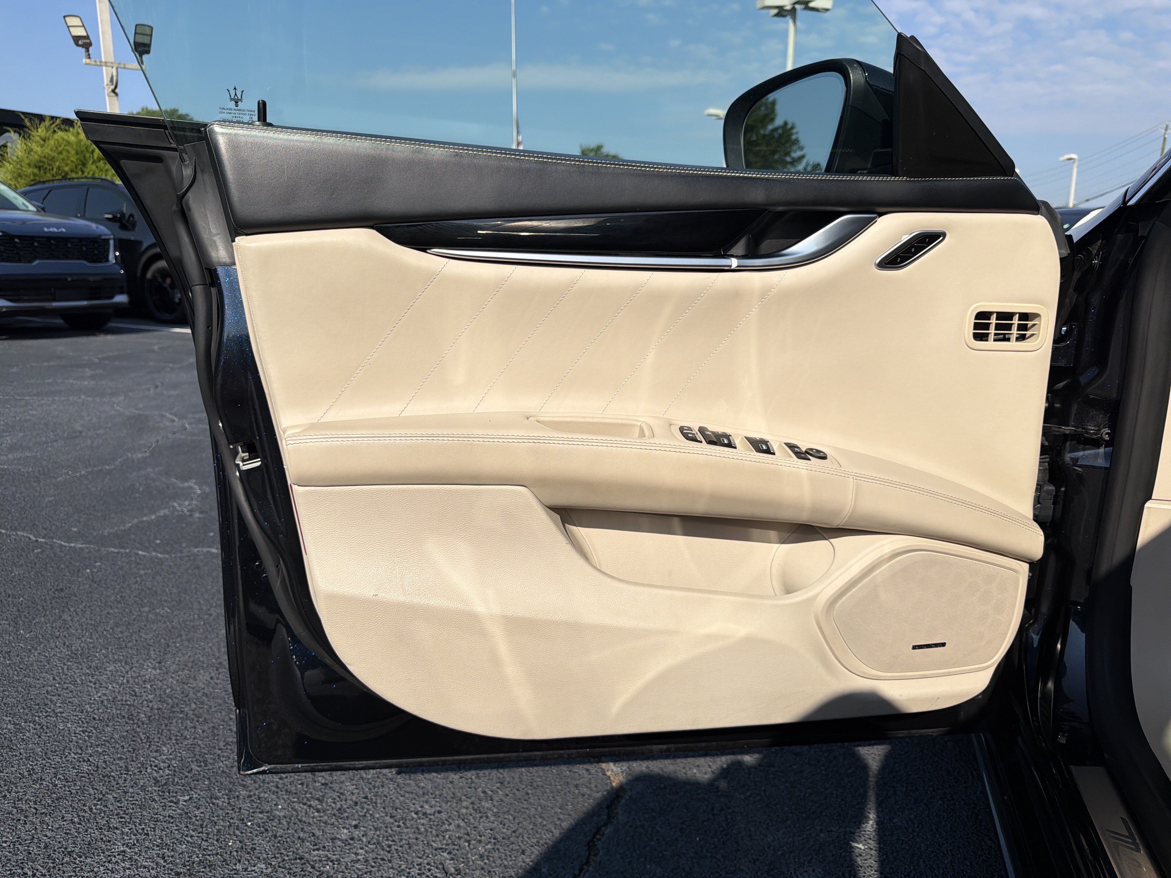 Used 2022 Maserati Ghibli Modena RWD image 12
