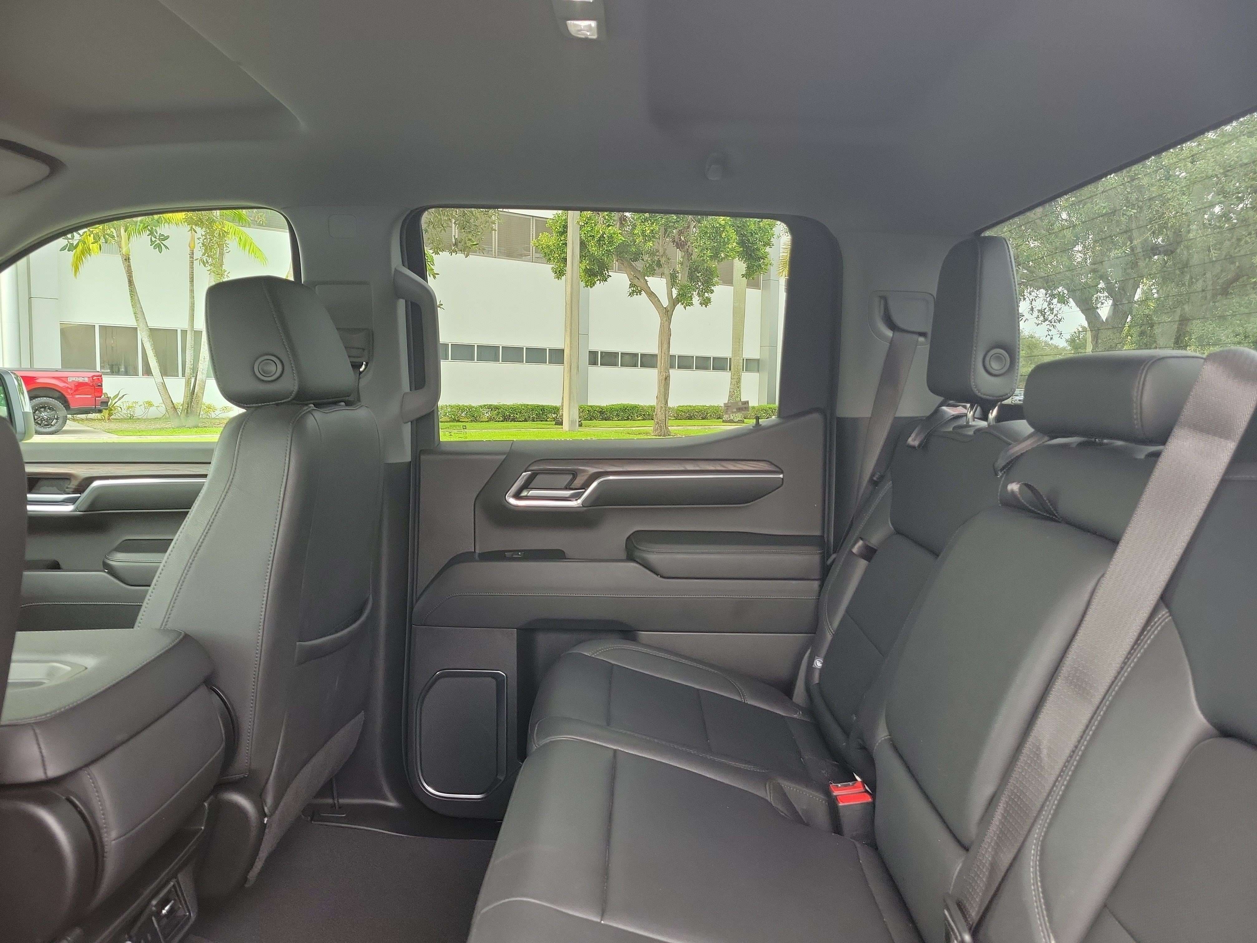 Used 2024 GMC Sierra 1500 SLT AWD/4WD image 14