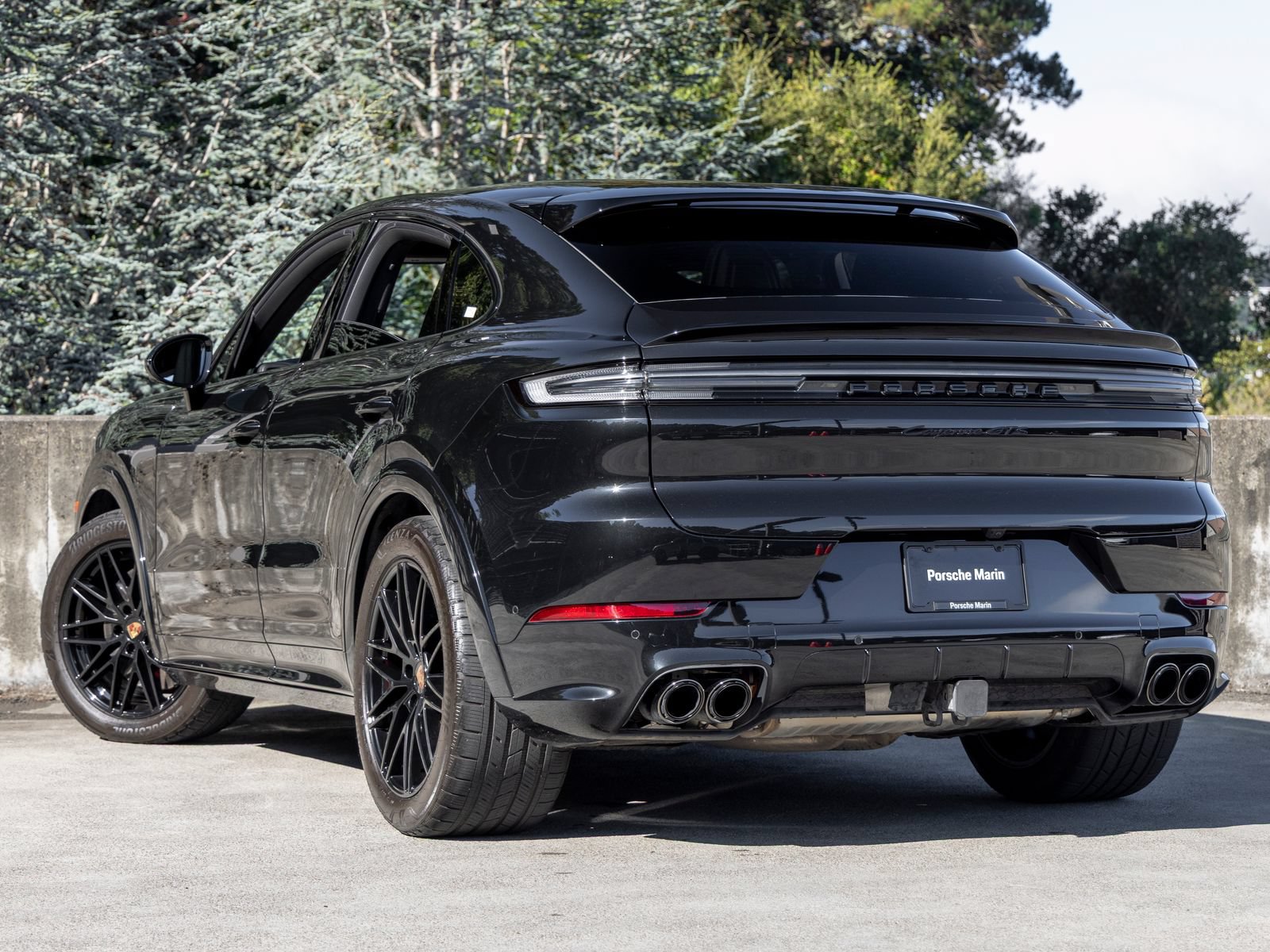 Certified 2025 Porsche Cayenne GTS AWD/4WD image 3